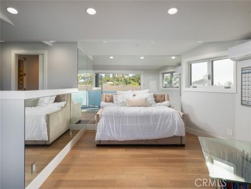 44  Balboa  , Newport Beach, CA