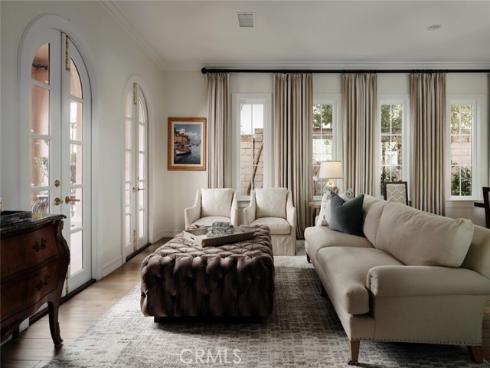 9 Boardwalk , Newport Beach, CA