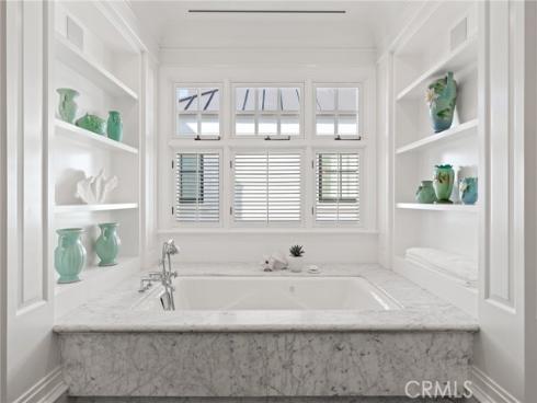 2411  Bayshore  , Newport Beach, CA