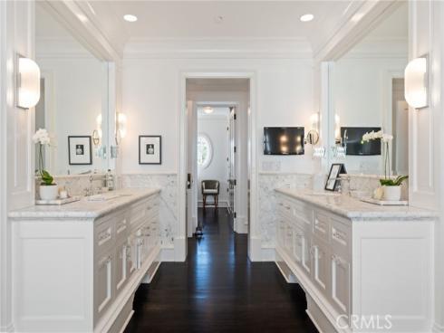 2411  Bayshore  , Newport Beach, CA