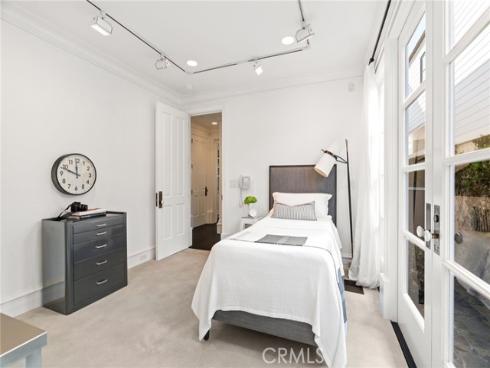 2411  Bayshore  , Newport Beach, CA