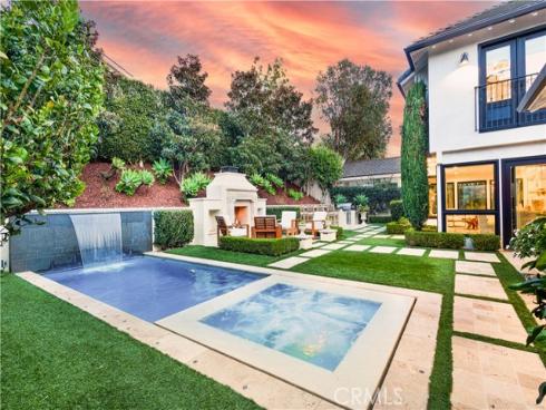 1807 Newport Hills Dr , Newport Beach, CA