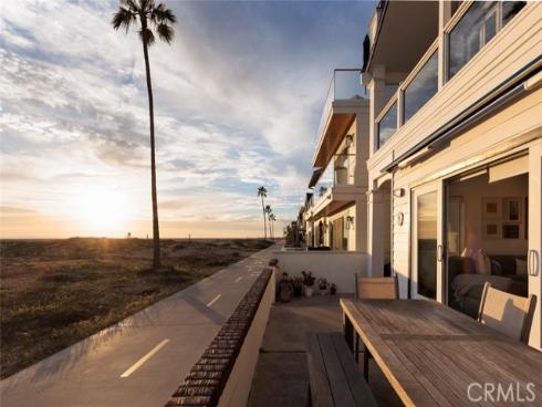 116 E Oceanfront  , Newport Beach, CA