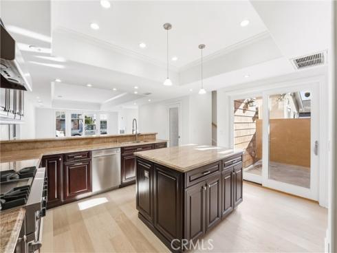 211 E Bay  , Newport Beach, CA