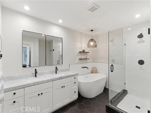 3  Rue Cannes  , Newport Beach, CA