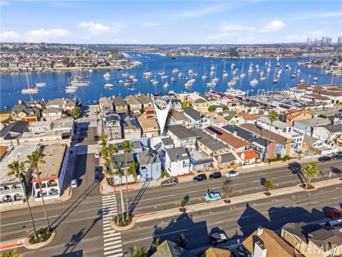 820 W. Balboa Boulevard