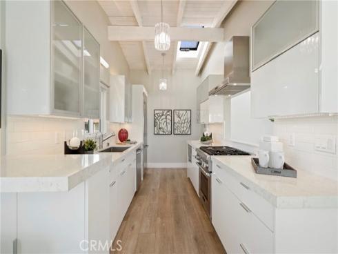 2000  Vista Cajon  , Newport Beach, CA