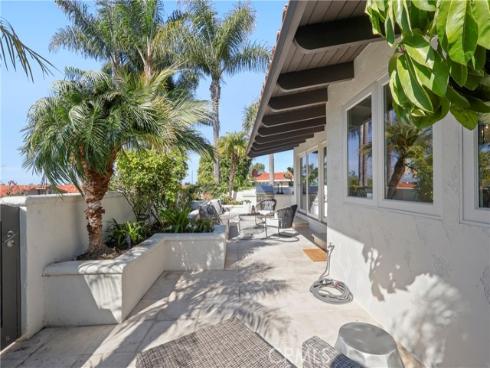 2000  Vista Cajon  , Newport Beach, CA