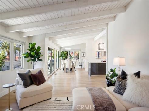 2000  Vista Cajon  , Newport Beach, CA