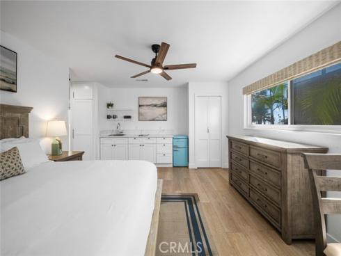 700 E Oceanfront  , Newport Beach, CA