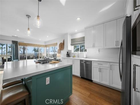 700 E Oceanfront  , Newport Beach, CA