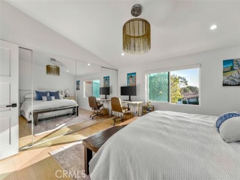 2111 Vista Entrada , Newport Beach, CA