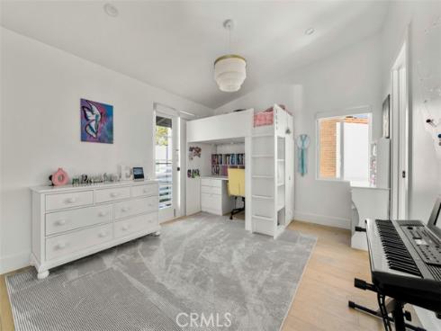 2111 Vista Entrada , Newport Beach, CA