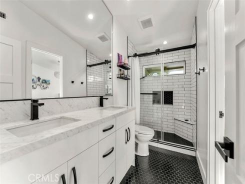 2111 Vista Entrada , Newport Beach, CA