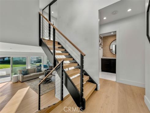 2111 Vista Entrada , Newport Beach, CA