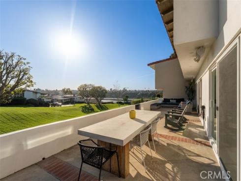 2111 Vista Entrada , Newport Beach, CA