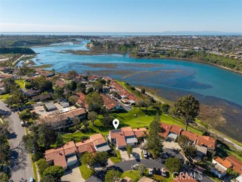 2111  Vista Entrada  , Newport Beach, CA