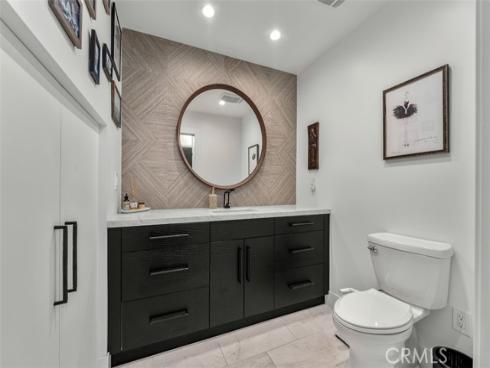 2111 Vista Entrada , Newport Beach, CA