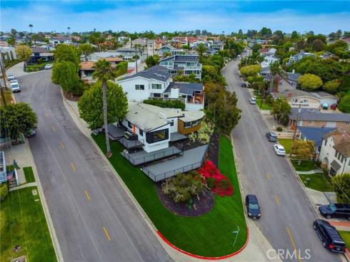 300  Holmwood   Drive, Newport Beach, CA