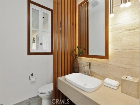 21  Lochmoor  , Newport Beach, CA