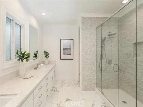 21  Lochmoor  , Newport Beach, CA