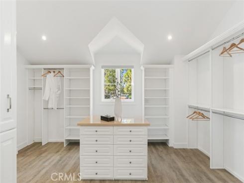 21  Lochmoor  , Newport Beach, CA