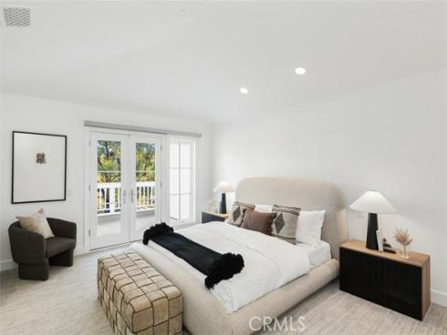 21  Lochmoor  , Newport Beach, CA