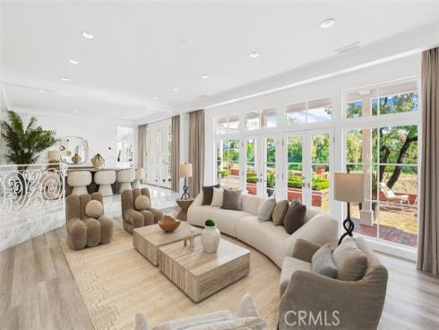 21  Lochmoor  , Newport Beach, CA