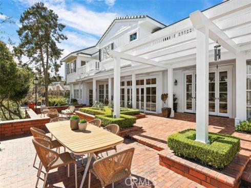 21  Lochmoor  , Newport Beach, CA