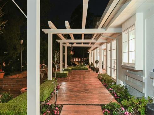 21  Lochmoor  , Newport Beach, CA