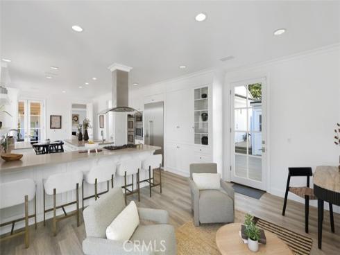 21  Lochmoor  , Newport Beach, CA