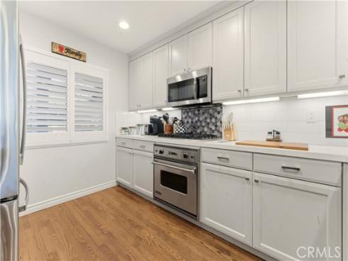 200  Villa Point  , Newport Beach, CA