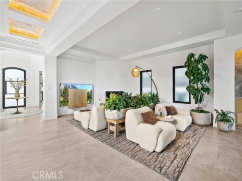 17  Muir Beach  , Newport Beach, CA