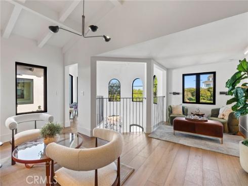 17  Muir Beach  , Newport Beach, CA