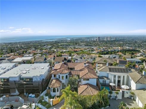 17  Muir Beach  , Newport Beach, CA