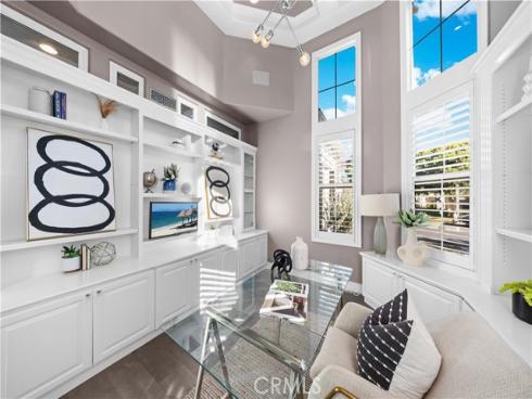 58  Victoria  , Newport Beach, CA