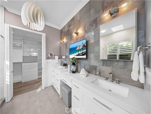 58  Victoria  , Newport Beach, CA