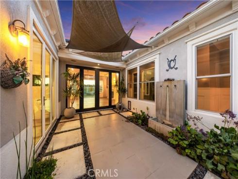 58  Victoria  , Newport Beach, CA