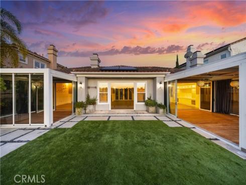 58  Victoria  , Newport Beach, CA