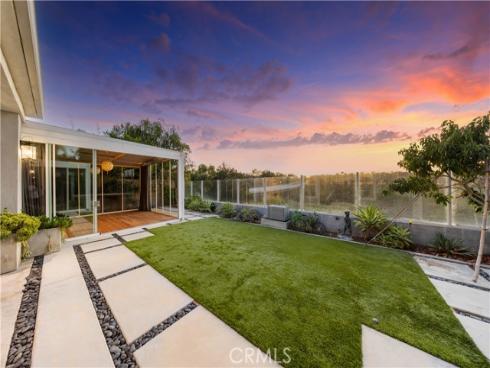 58  Victoria  , Newport Beach, CA
