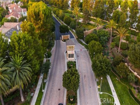 58  Victoria  , Newport Beach, CA