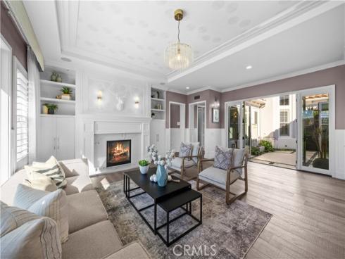 58  Victoria  , Newport Beach, CA