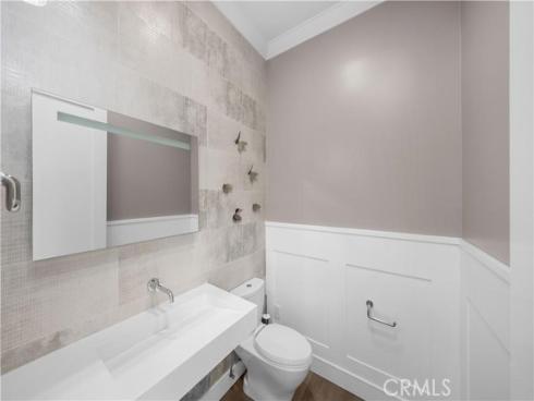 58  Victoria  , Newport Beach, CA