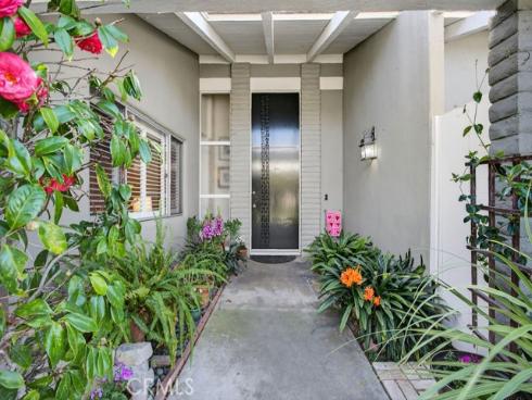 517  Gorgonia  , Newport Beach, CA