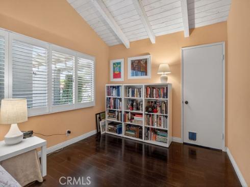 517  Gorgonia  , Newport Beach, CA