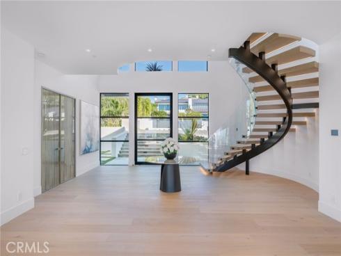 4  Geneve  , Newport Beach, CA