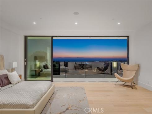 4  Geneve  , Newport Beach, CA