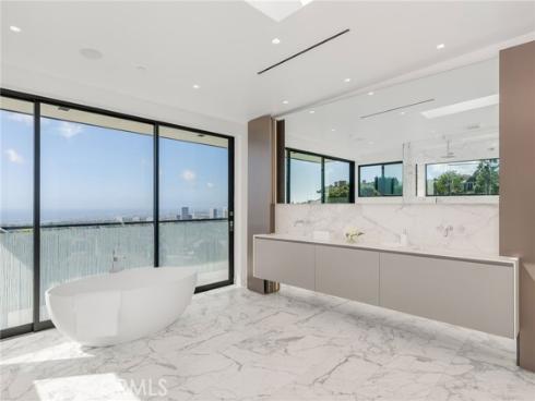 4  Geneve  , Newport Beach, CA