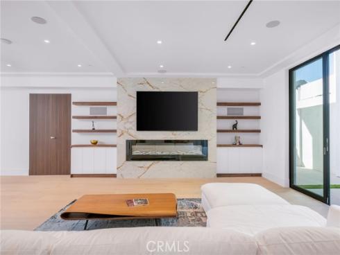 4  Geneve  , Newport Beach, CA