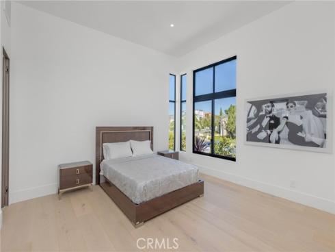 4  Geneve  , Newport Beach, CA